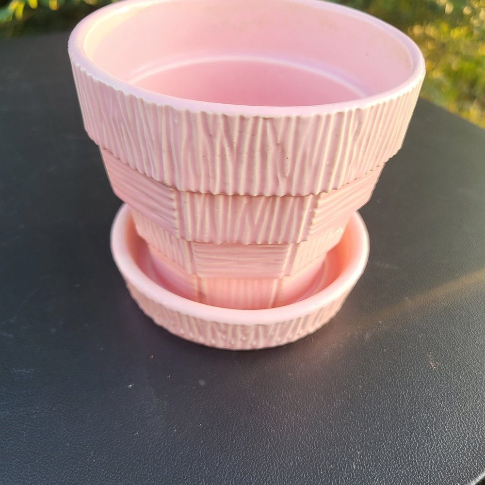 McCoy Pink Basketweave Flower Pot With  Saucer 5 Inch